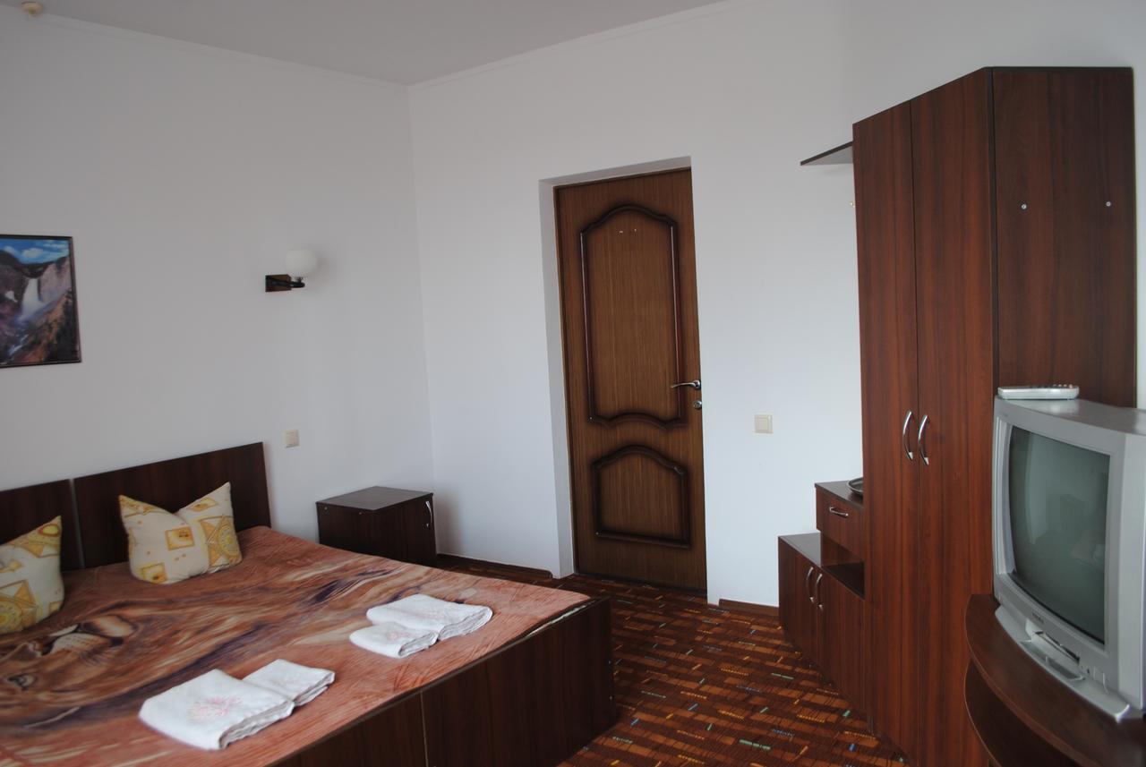Hotel - Restaurant "Lion'S Heart" Velyka Omelyana المظهر الخارجي الصورة