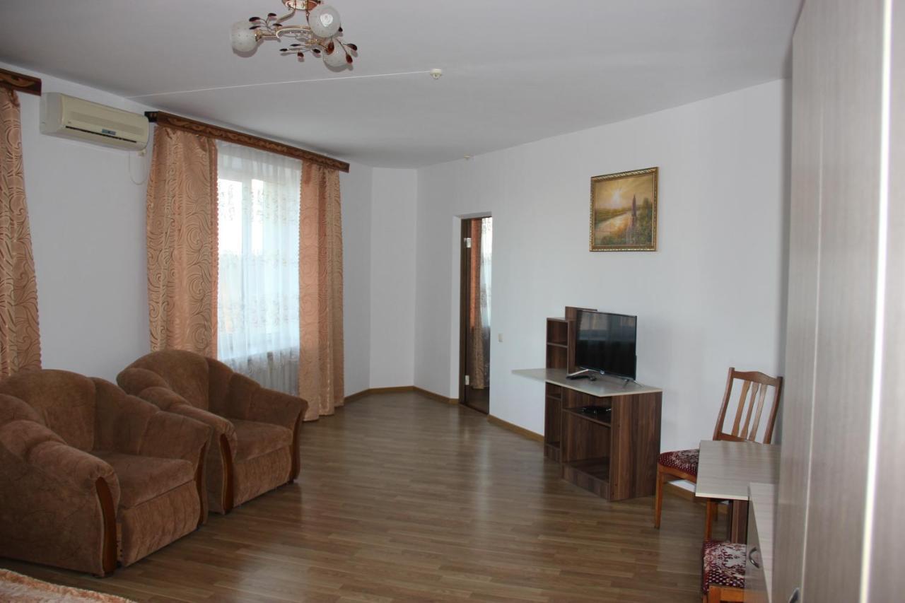 Hotel - Restaurant "Lion'S Heart" Velyka Omelyana المظهر الخارجي الصورة